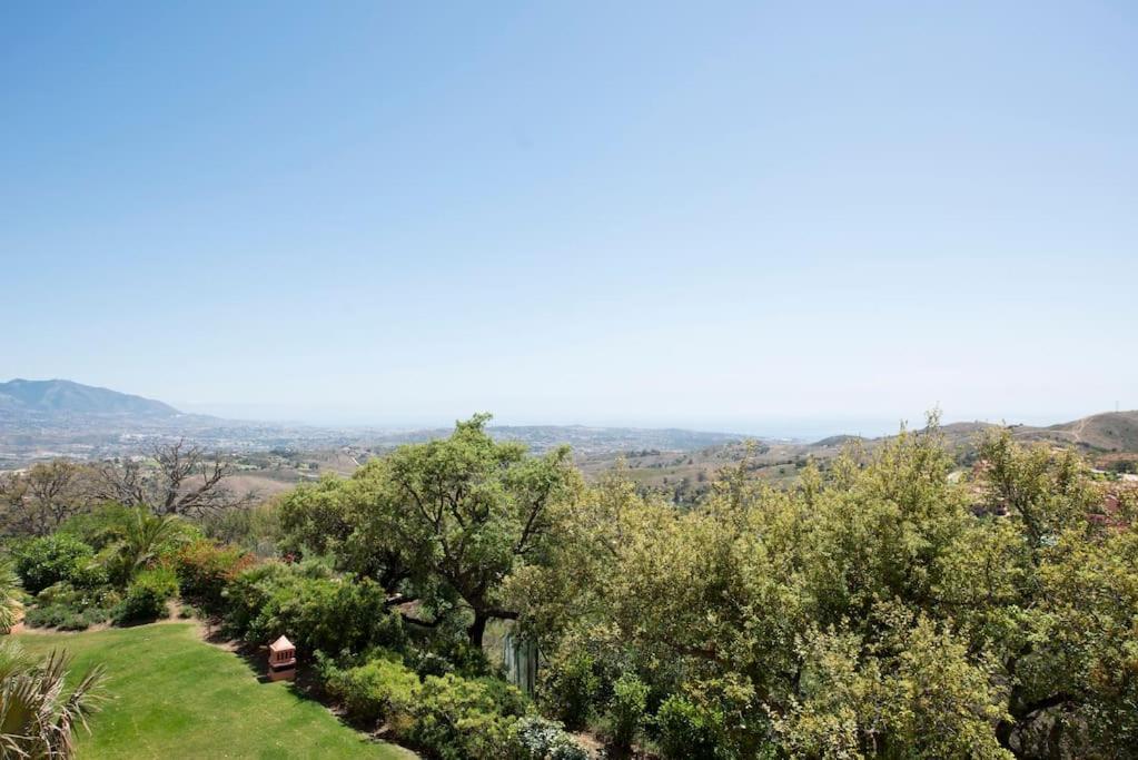 Luxury Apartment With Sea Views, Golf, Gym, Spa, 7 Pools Ojén Exteriör bild