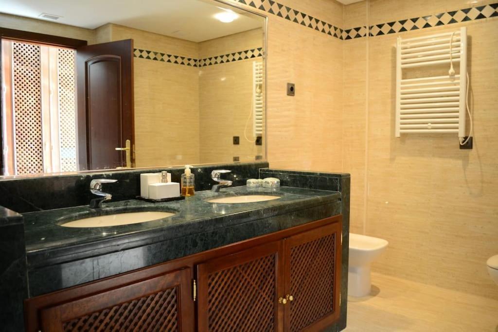 Luxury Apartment With Sea Views, Golf, Gym, Spa, 7 Pools Ojén Exteriör bild